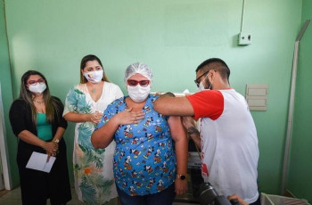 PRESIDENTE FIGUEIREDO COMEÇA VACINAÇÃO CONTRA COVID-19