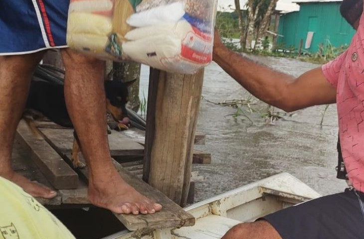 MORADORES DA COMUNIDADE "SEU NEGO" NA VÁRZEA DE IRANDUBA PEDEM SOCORRO