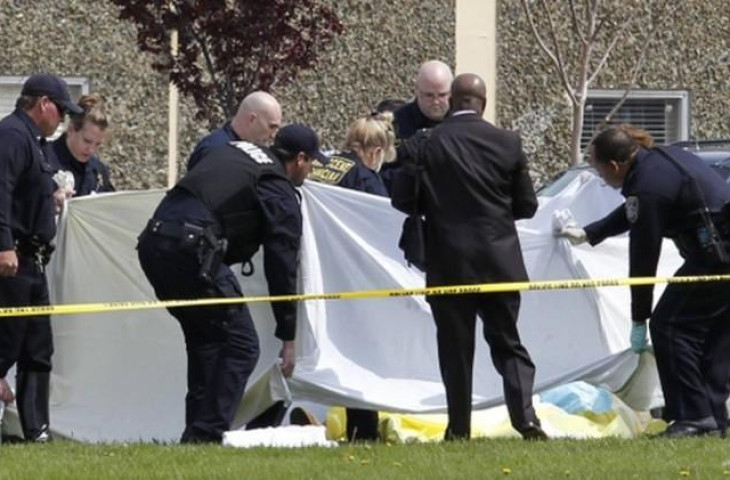 Dois adultos mortos e dois estudantes ficaram gravemente feridos Dois adultos mortos e dois estudantes ficaram gravemente feridos