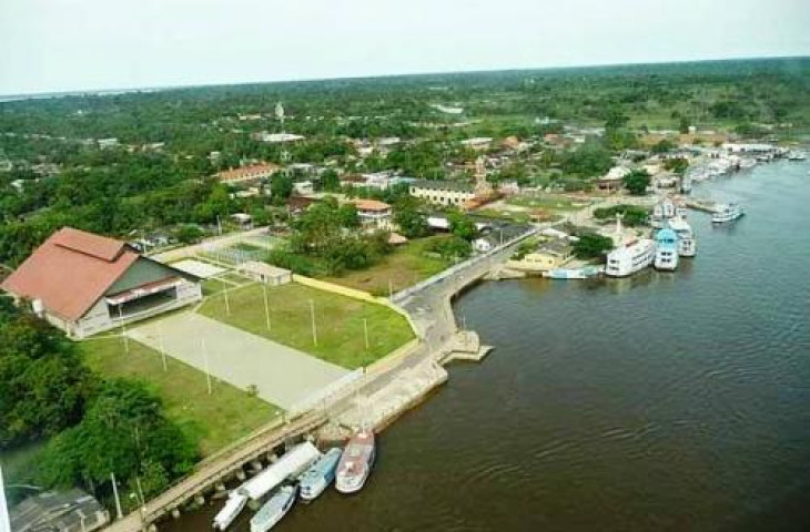 Touros Branco e Preto disputam o XXX Festival Folclórico de Barreirinha  Touros Branco e Preto disputam o XXX Festival Folclórico de Barreirinha