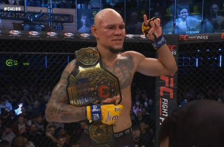 Vitória Histórica: Samuel “Caveira”, Conquista o Cinturão do Evento internacional Cage Warriors e Orgulha o Amazonas!" Vitória Histórica: Samuel “Caveira”, Conquista o Cinturão do Evento internacional Cage Warriors e Orgulha o Amazonas!"