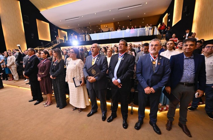 Vanderley Bastos é homenageado com a Medalha “Colar do Mérito de Contas 2025” em solenidade do Tribunal de Contas do Amazonas. Vanderley Bastos é homenageado com a Medalha “Colar do Mérito de Contas 2025” em solenidade do Tribunal de Contas do Amazonas.